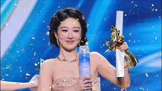 杨紫白玉兰封后,群星祝贺,张一山沉默,22年国民兄妹真闹掰了?