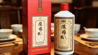 师傅说，这瓶酒里藏着他四十年没说出口的话