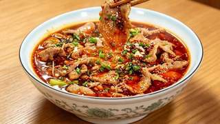 饭店水煮肉片秘诀：肉片滑嫩入味，开胃下饭真香