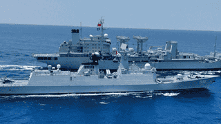 “中国海军‘老功臣’青海湖号并未退役，3.7万吨巨舰现身一线仍坚守岗位”