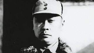 从长征到解放战争，几乎不见朱德身影，他凭什么是十大元帅之首？
