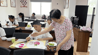 泰州姜堰罗塘街道：侨心一片系桑梓 墨香满堂润童心