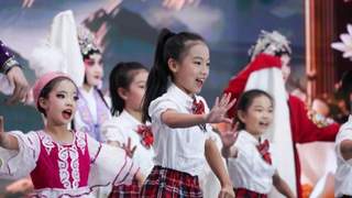 2026新疆非遗援疆活动开幕 少年学生接续秦腔等非遗传承