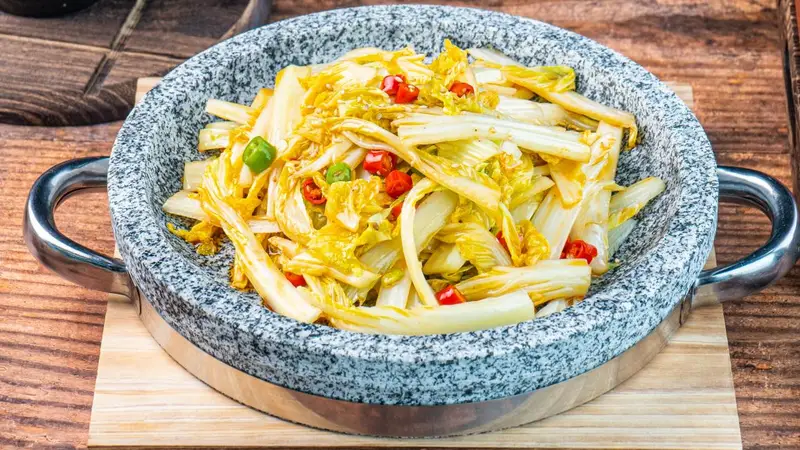 石锅菜系在餐饮中的应用与选型要点分析