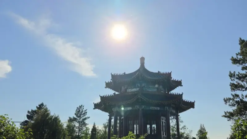 踏遍火山石海,邂逅五大连池四季灵动风光