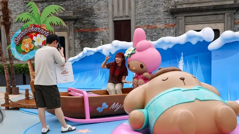 上海：三丽鸥家族“日晒海岛派对”开启都市海岛度假模式
