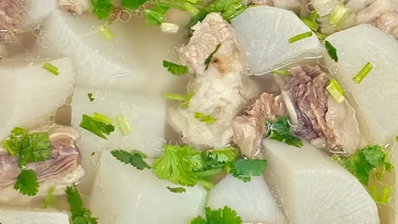 家常清汤牛腩熬煮:清水薄料逼出本味鲜甜