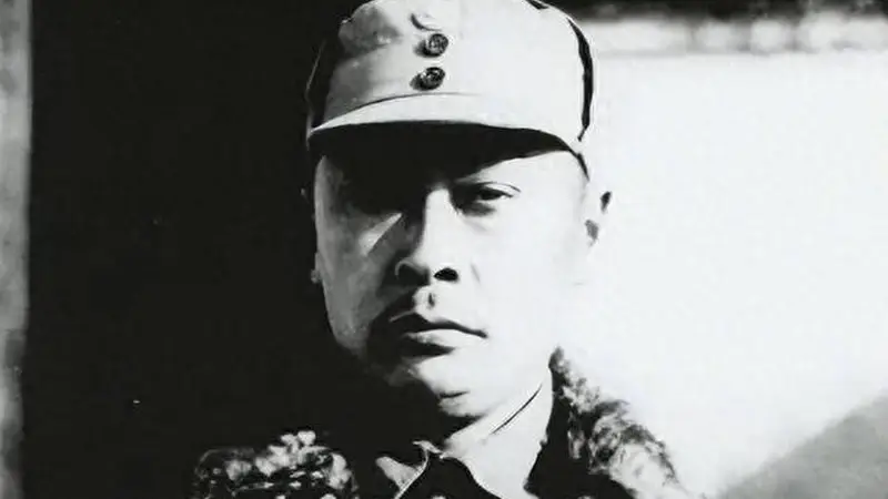 从长征到解放战争，几乎不见朱德身影，他凭什么是十大元帅之首？