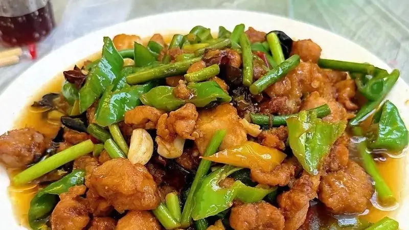 为什么阜阳人总说吃饭实在?80块3菜1面,外地人第一次来就被折服