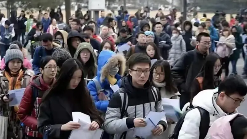 大学生就业趋势已定?7月起,985、211应届生或将面临3个大变动!