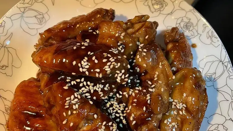 可乐鸡翅怎么做到入味不齁?这份极简调味+分两次放可乐的诀窍来了