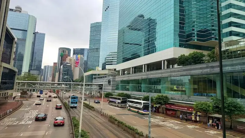 上半年内地买家赴港扫货超千亿港元 香港楼市热度回升