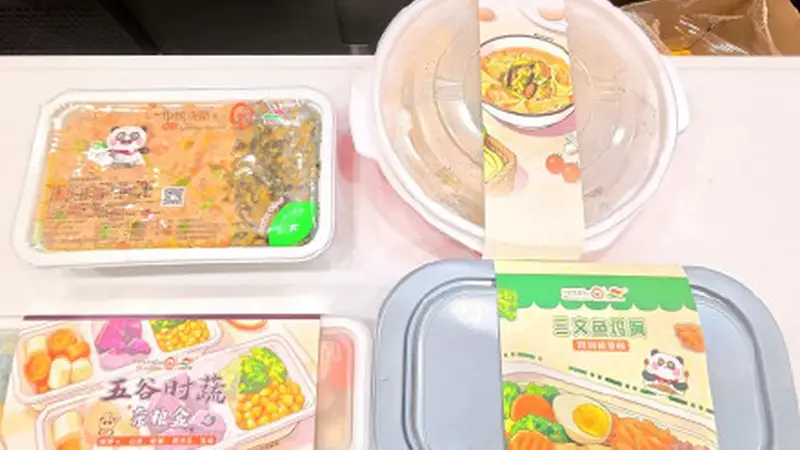 暑运开启 成都局动车推出四款夏季特色轻食新品