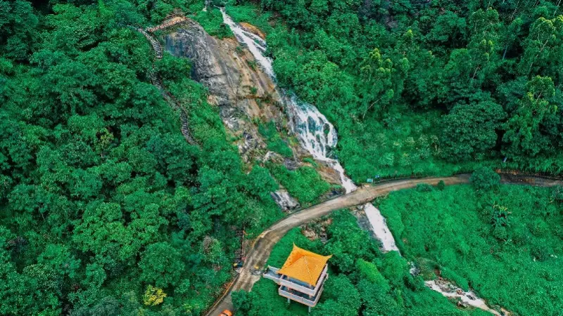 2026暑期清远笔架山跻身全国溯溪热门景区TOP10 岭南溪谷亲水游热度攀升