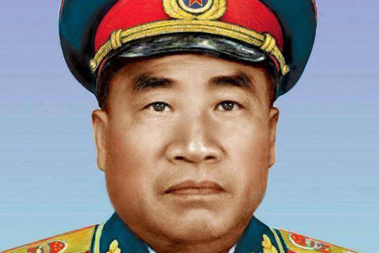 朱老总和总理一起观看空战，中国飞机被击落，25年后才松一口气！