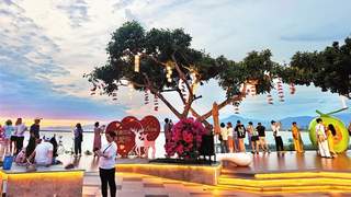 三亚：夏日文旅热度攀升 景区美景引客来