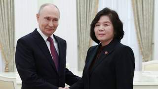 普京会见朝鲜外相：感谢朝方协助，铭记功勋永不遗忘