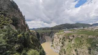 青海宁木特黄河大峡谷：高原峡谷雄姿初显 生态文旅添新地标