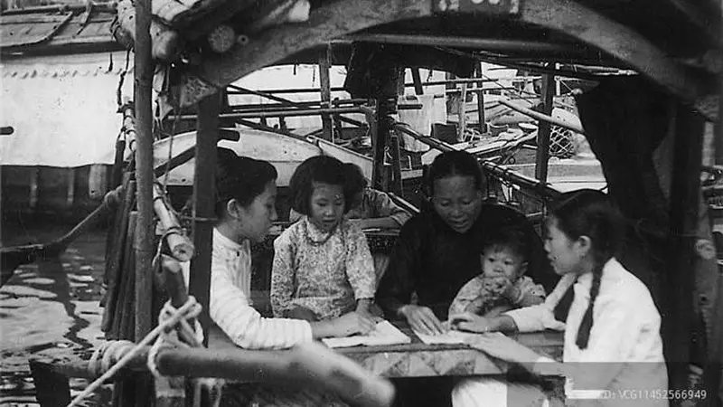 老照片：建国前广州的“疍民”，1954年周总理一句话改变了命运