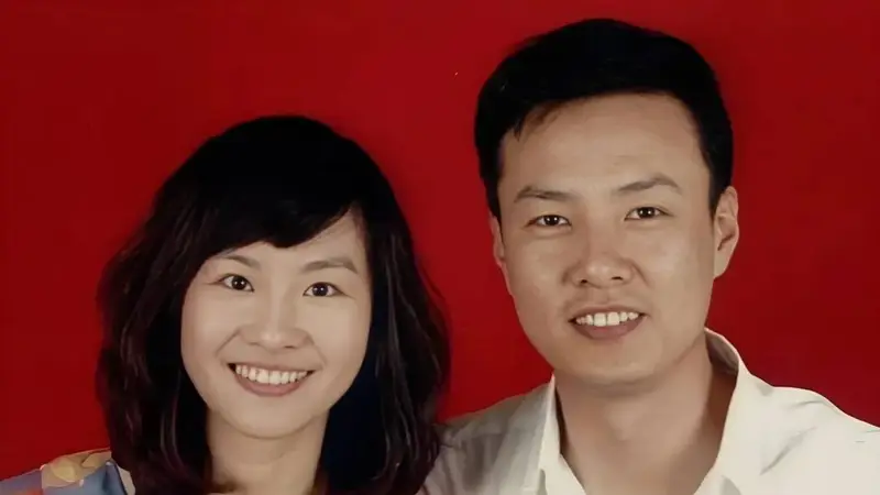 50岁朱铁近况曝光！娶美女教师儿女双全，如今婚姻幸福成宠妻狂魔