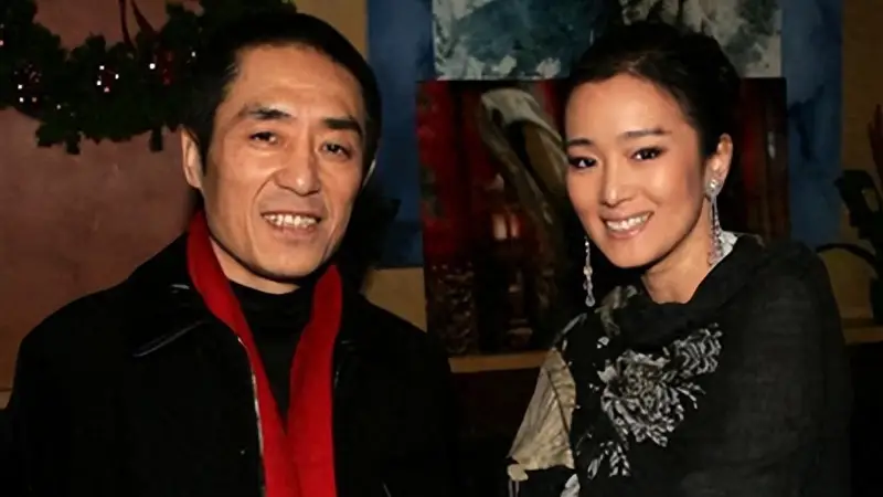 难怪当年张艺谋宁死不娶巩俐,不是嫌她条件差,向太早就透露过了