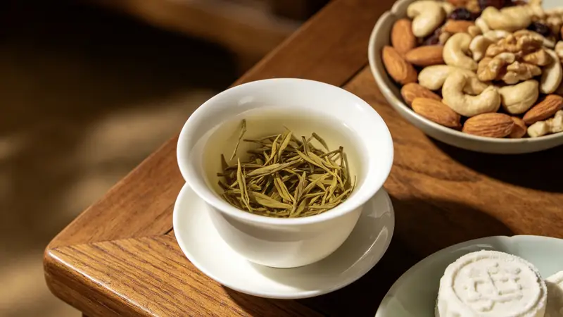 心灵壹号明道｜泡白茶总爱闷一下？这个习惯烫手又伤茶！
