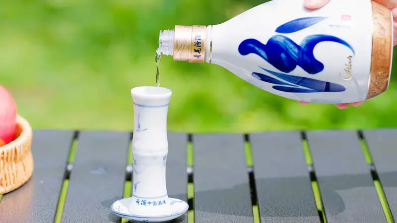 汾酒“看花摘酒”凭人工拿捏酒花 直接关乎产量等级还能复盘前序工序