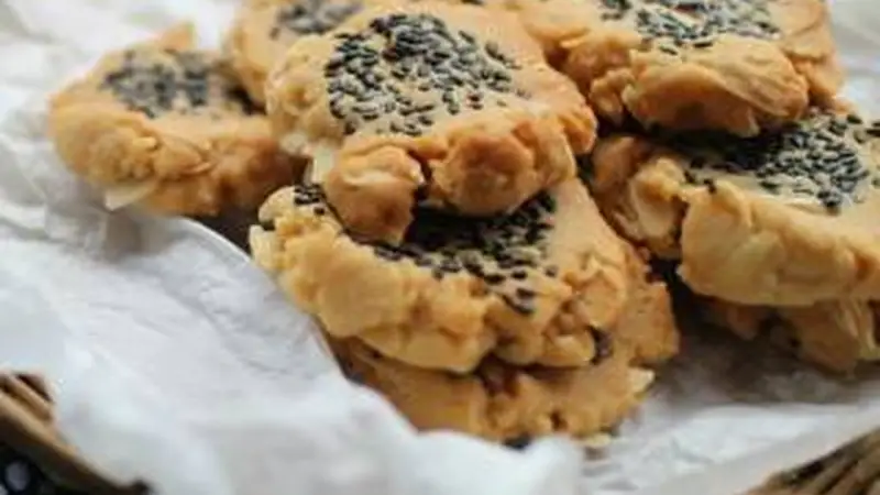 中式传统点心杏仁酥家常做法速学 酥脆口感老少皆宜