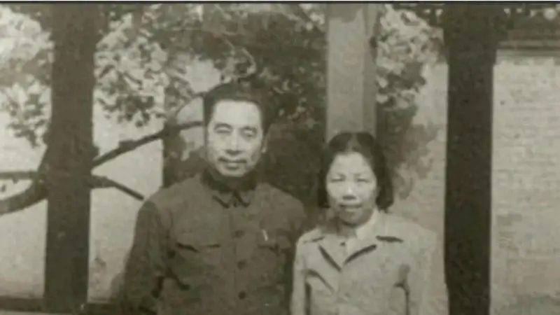 周恩来贴身秘书何树英:周总理早已知晓自己能出任总理