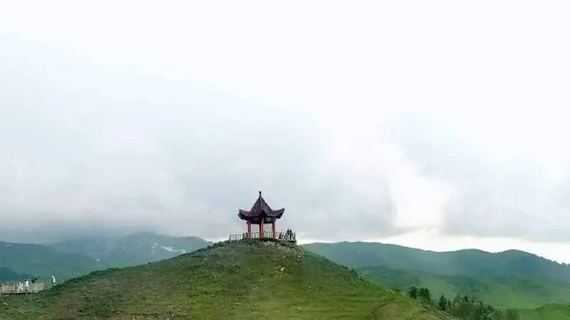 伊犁四季旅行实用攻略发布 涵盖赛里木湖喀拉峻独库公路等美景