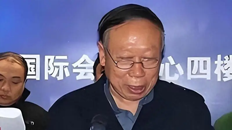 他是共和国反贪第一人，1993年因乘车问题，把一副部级领导拉下马