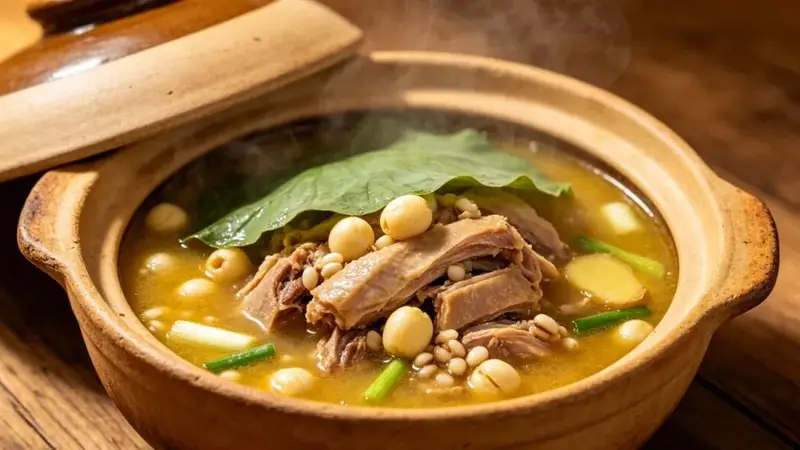 周末美食推荐:荷叶养心鸭煲清爽解腻迎夏日