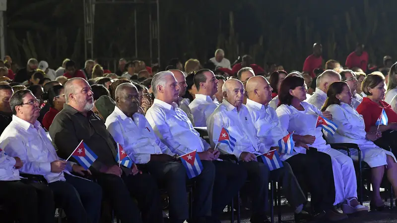 古巴比那尔德里奥举办7·26国家起义日庆典 领导人出席民众参与