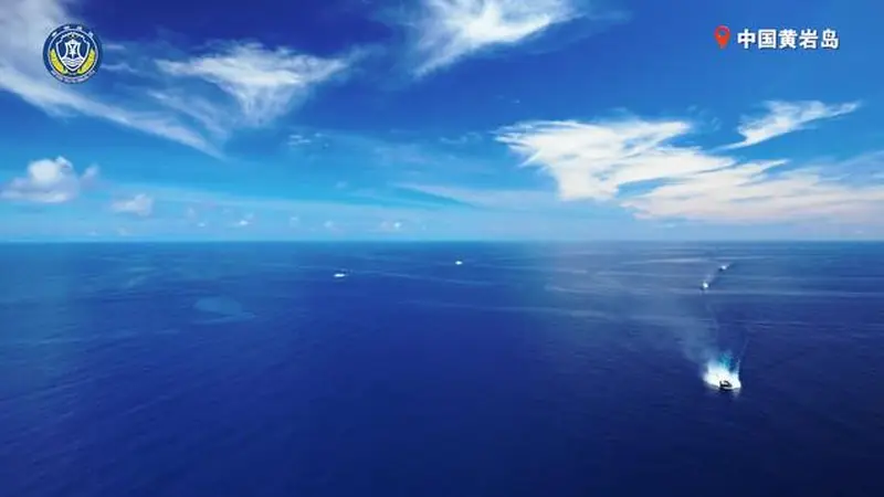 8月1日黄岩岛方向连动行动：南部战区海空演训 中国海警开展执法管控演练