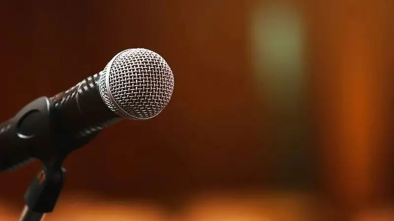 中央政法委权威解读 深化扫黑除恶专项斗争的必要性与打击重点 举报途径明确