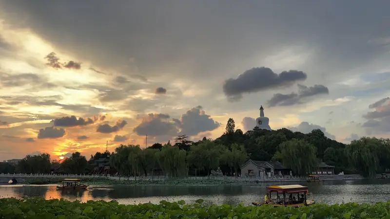 8月6日起北京多家市属公园延长游船运营时间 适配雨后初晴时段赏景