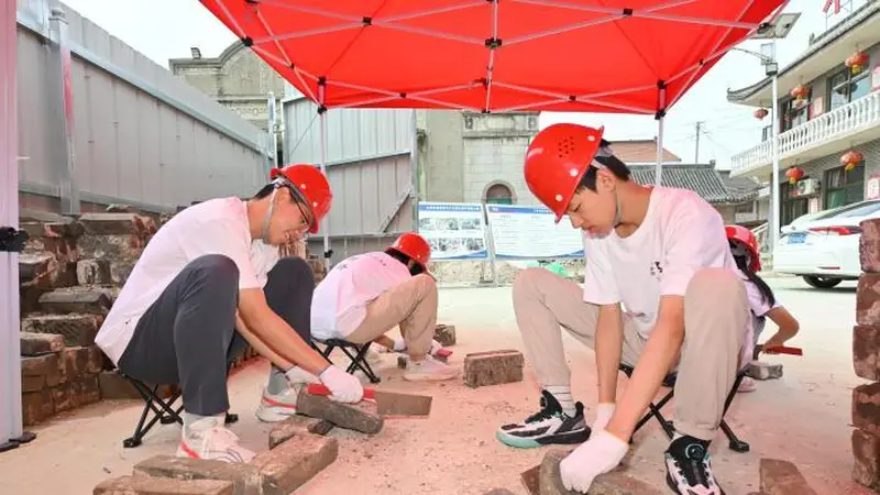 2026建筑遗产保护志愿者工作营新绛营开营 13名志愿者扎根古城修护古建