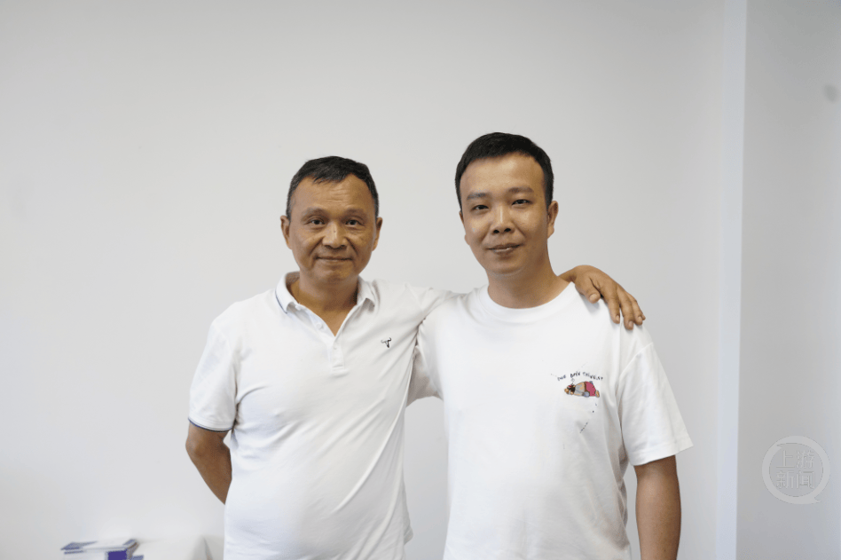 搭载“李要得”进藏的“黄色法拉利”运抵重庆，两位的哥感慨“这趟能吹一辈子”
