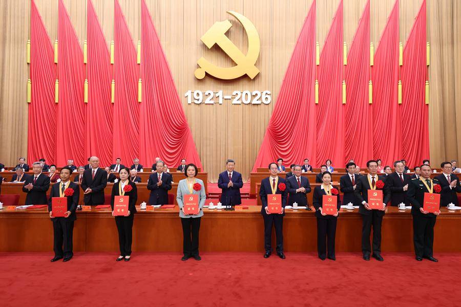 时政微观察丨时间不等人！历史不等人！牢记“三个务必”接续奋斗