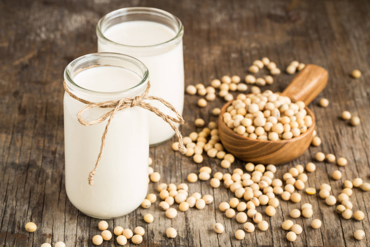 长期喝豆浆和喝牛奶，哪个更适合你？身体变化差距超乎想象