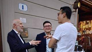 朱珠意大利街老钱风绝了：老公不是软饭男，是给那不勒斯匠人做高定的主理人