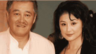 两性关系：45岁后，女人不怕你动手动脚，就怕你动这3样！