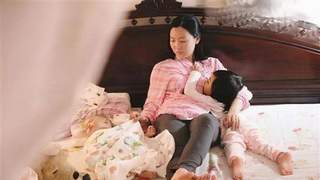 独自带娃的疲惫日常：六张图诠释妈妈的辛劳与不易