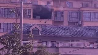 男子拧开煤气试图迷晕少女性侵 ，因打火机点烟引发爆燃致多人重伤