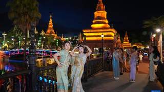 云南西双版纳：星光夜市引客来