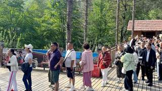 宝兴硗碛藏族乡文旅热潮涌动 “清凉经济”激活暑期消费新动能
