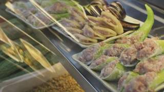 郑州这家山东风味小店 香辣扒皮鱼红烧大肠成老客心头爱