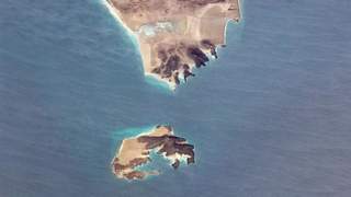 胡塞武装拟向红海曼德海峡通行船只收过路费 中国船舶获豁免