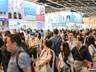 民众周末逛香港书展