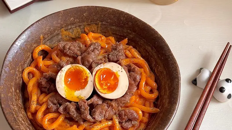 夏日乌冬面：蒜香牛肉裹浓汁